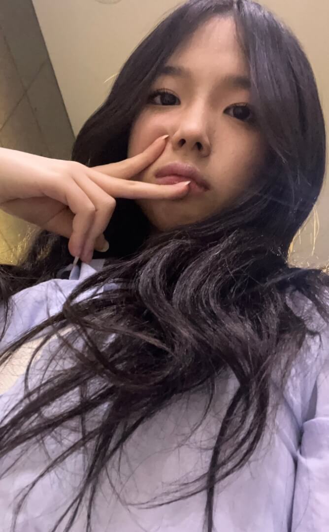 트위터에 셀카를 올린 여자